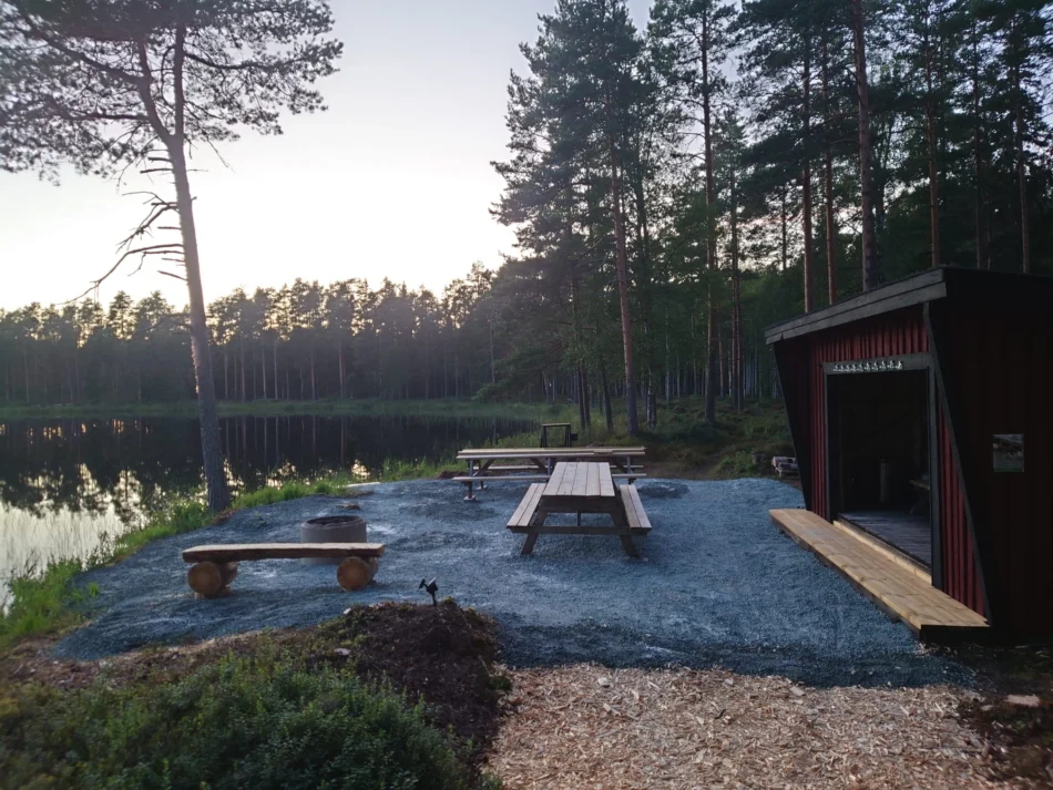 Eldstad & vindskydd för hyrfiske och ädelfiske vid Stora Nygårdstjärnen i Hällefors